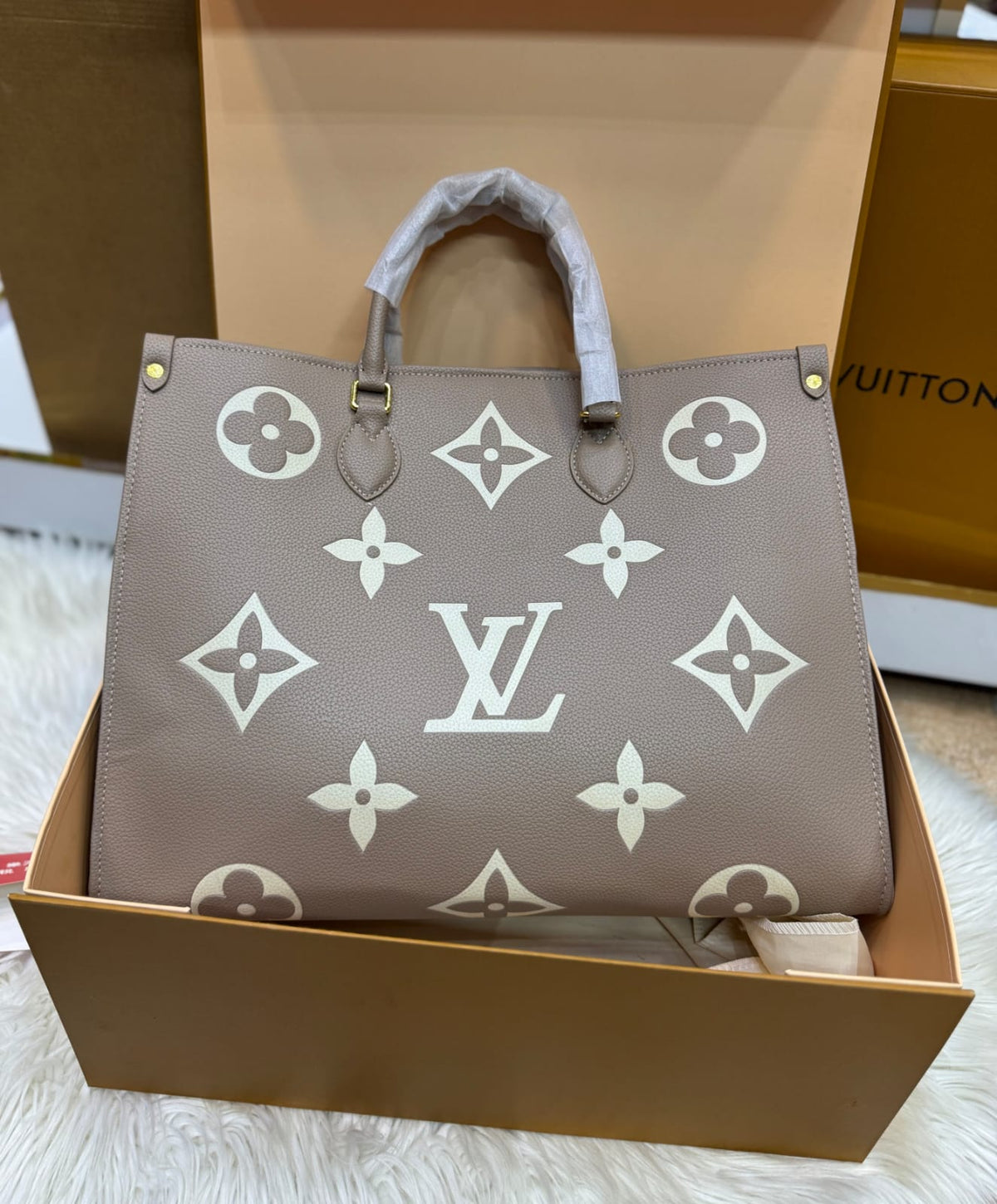 Louis Vuitton OnTheGo GM
