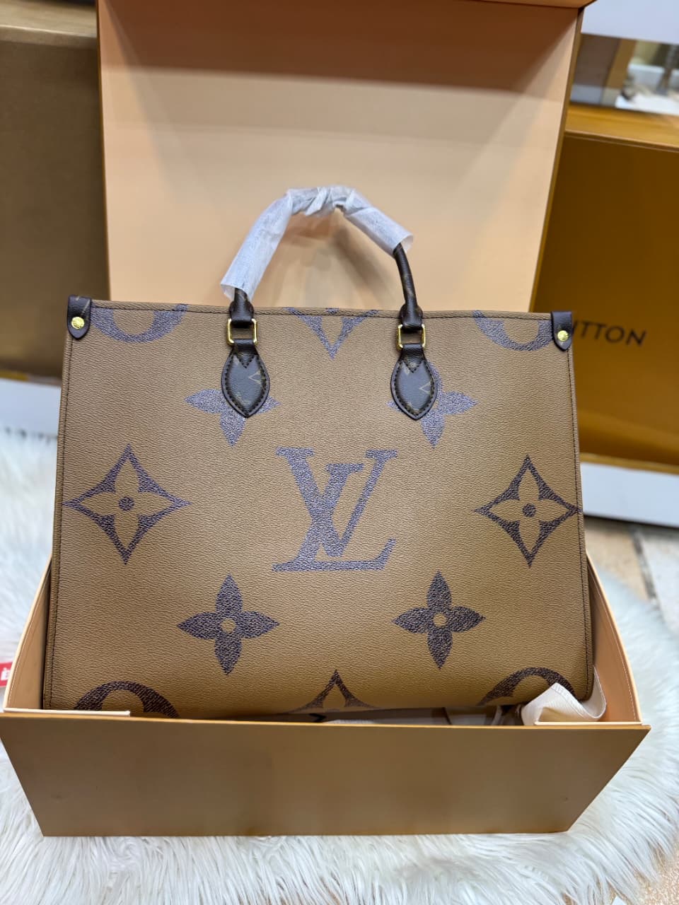 Louis Vuitton OnTheGo GM