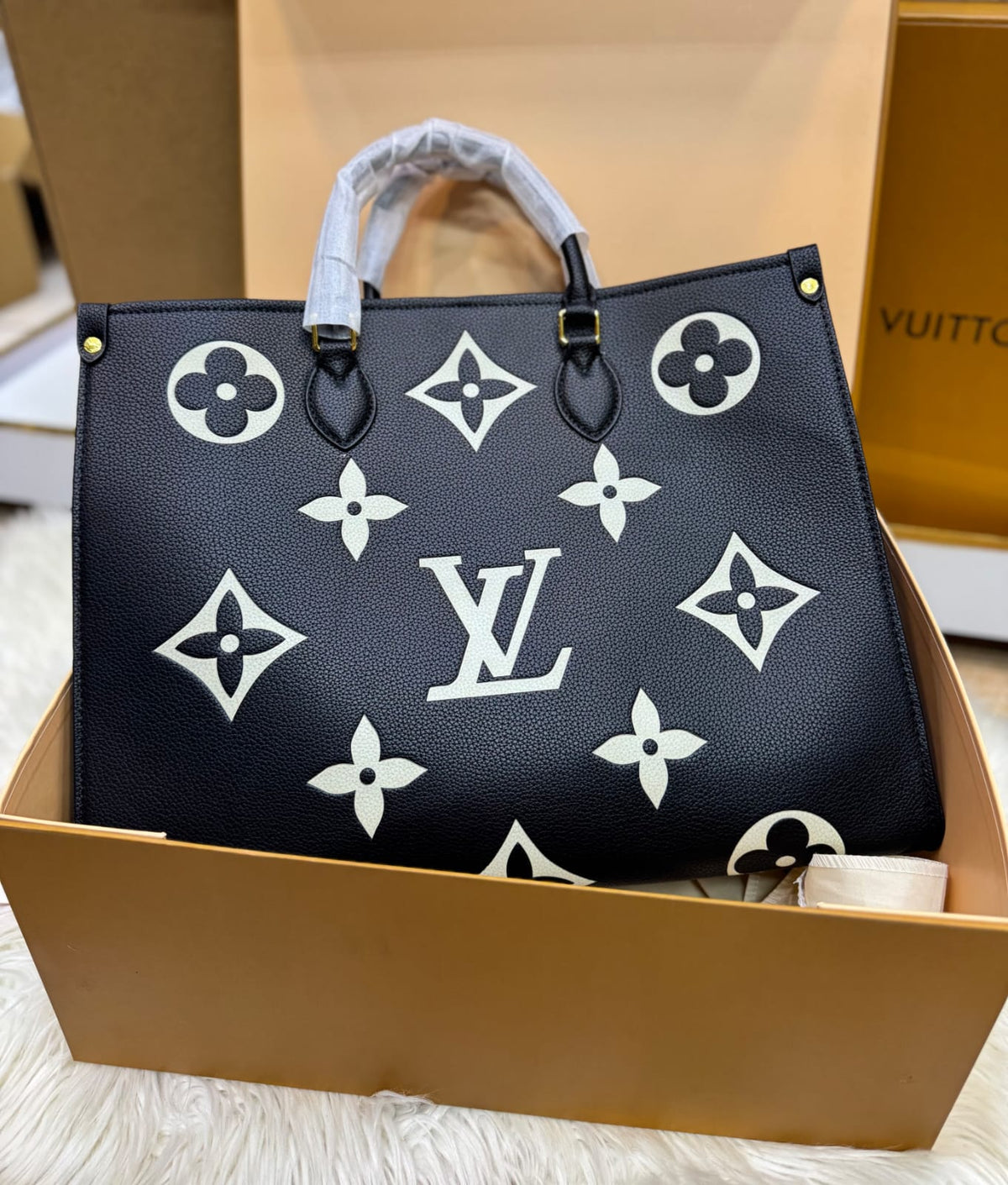 Louis Vuitton OnTheGo GM