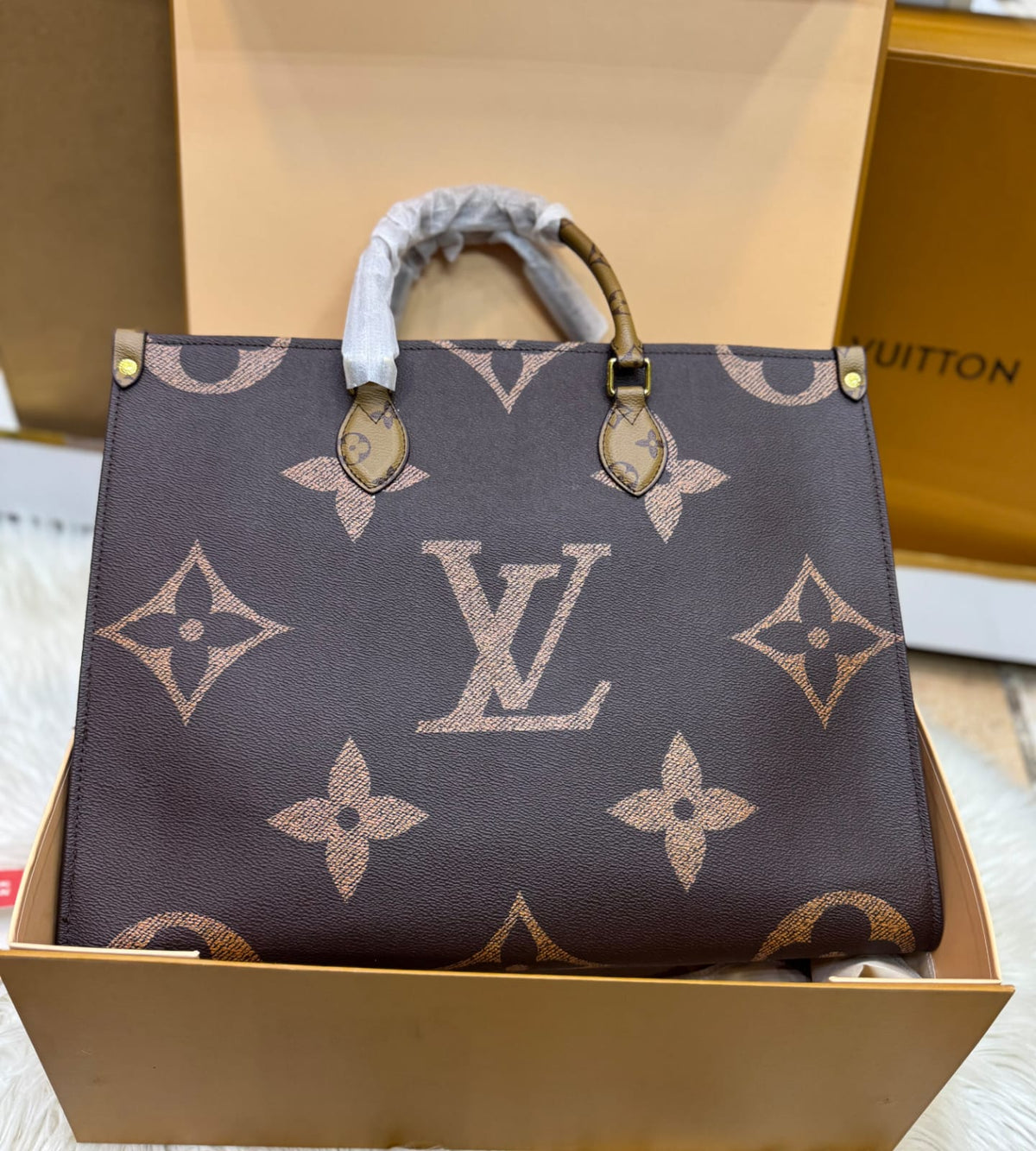 Louis Vuitton OnTheGo GM